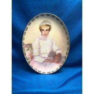 Bradford Exhange Diana Queen of Our Hearts Collectors oval Plate 9x6.5”